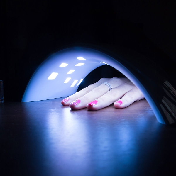 Profesionální LED UV lampa na nehty