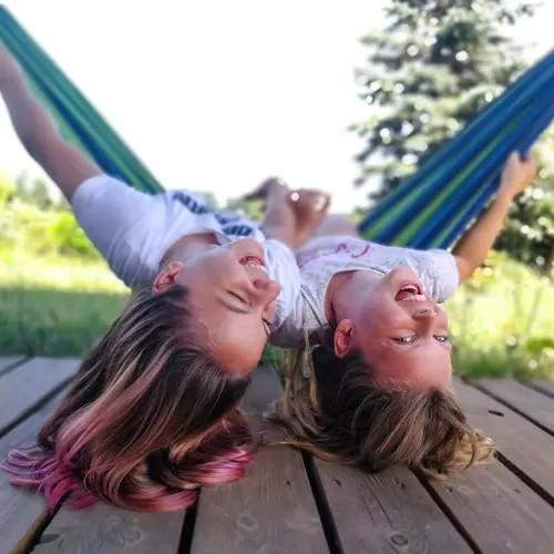 Dvojitá zahradní houpací síť XXL s dřevěnými příčkami