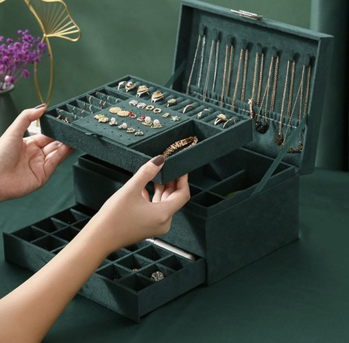 Elegantní zelená šperkovnice