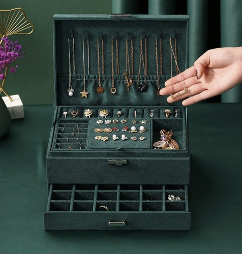 Elegantní zelená šperkovnice