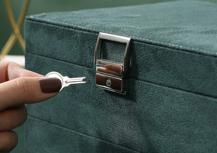 Elegantní zelená šperkovnice