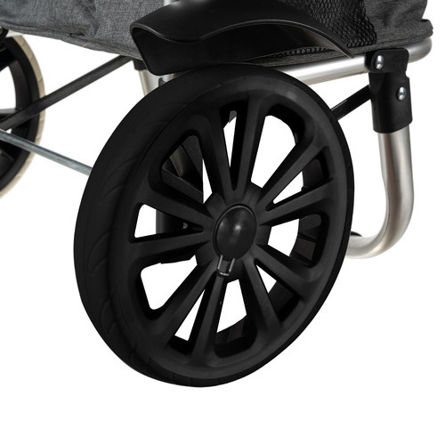 Velký a prostorný nákupní vozík na pěnových kolečkách