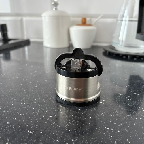 Profesionální ruční brousek na kuchyňské nože a nůžky