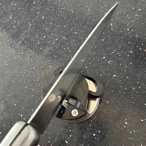 Profesionální ruční brousek na kuchyňské nože a nůžky